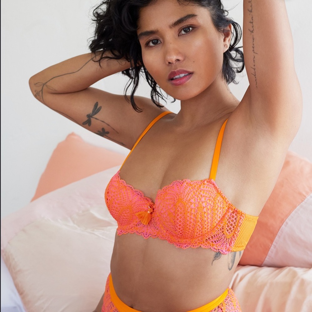 Savage X Fenty “Stranded in Lace” plunge bra